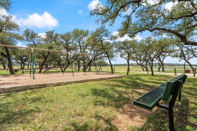 Building Photo - 5800 Clubhouse Dr