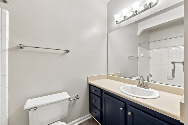 Building Photo - 270 Riverbend Dr