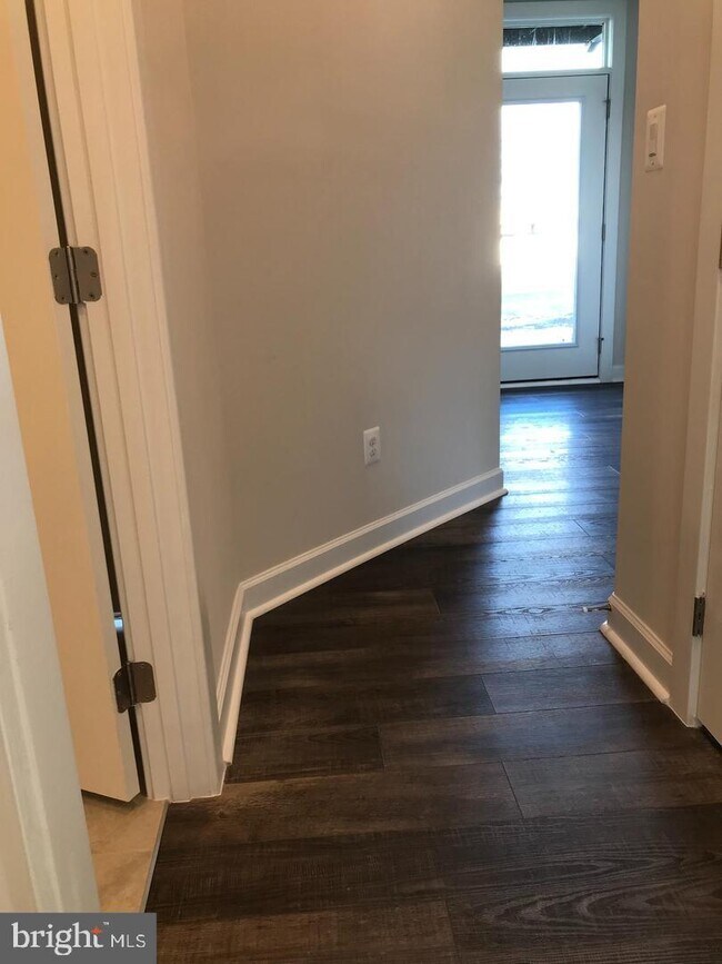 Building Photo - 12992 Hattontown Square