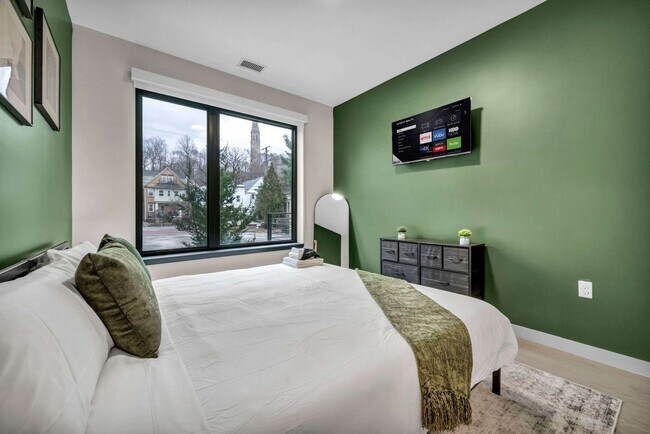 Building Photo - 2189 Cornell Rd