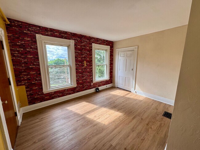 Building Photo - 4451 Highridge St