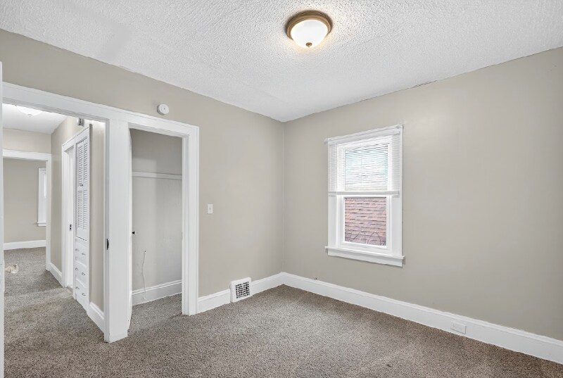 Building Photo - 3023 E 126th St