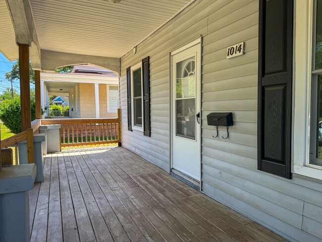 Building Photo - 1014 Hamilton Ave