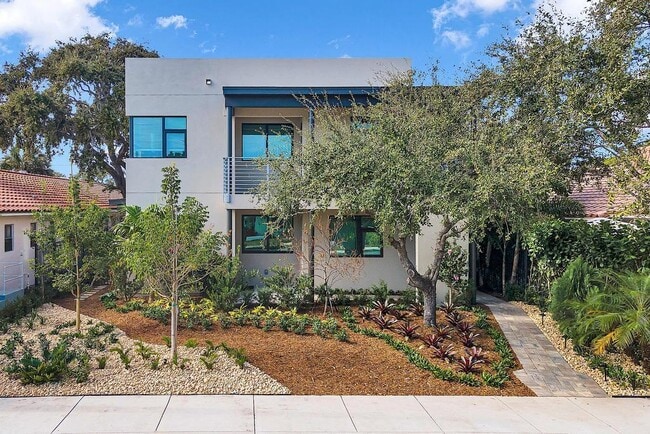 Primary Photo - 15 Ocean Breeze