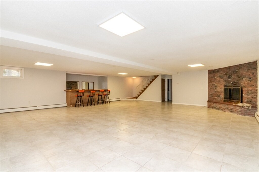 Building Photo - 20 Mossdale Rd