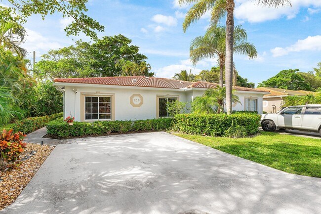 Building Photo - 20 S Lakeshore Dr