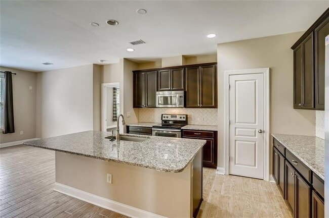 Building Photo - 4018 Creekshire Trl