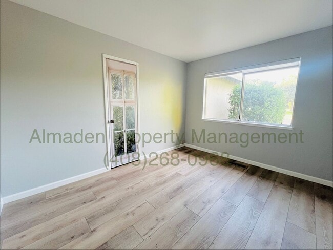 Building Photo - 1278 Oakglen Way