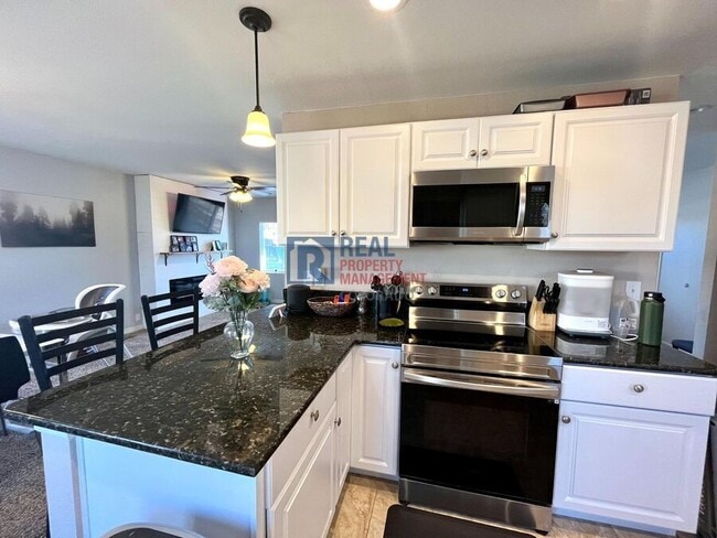 Building Photo - 2550 Bellamy St