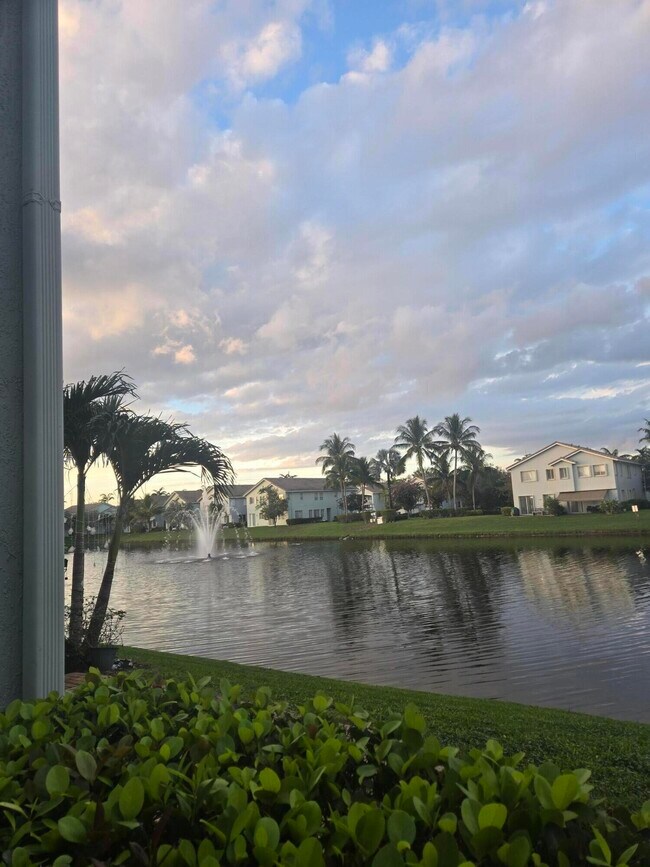 Building Photo - 3182 Laurel Ridge Cir