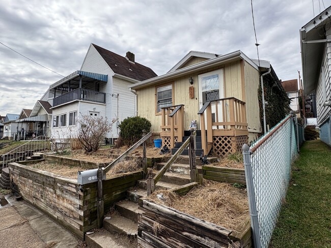 Building Photo - 459 Fountain St