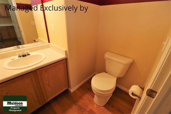 Building Photo - Northeast Pet Friendly Townhome!