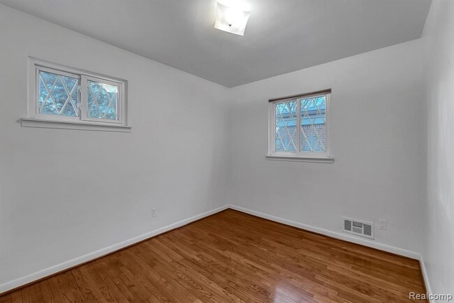 Building Photo - 3945 Harding St