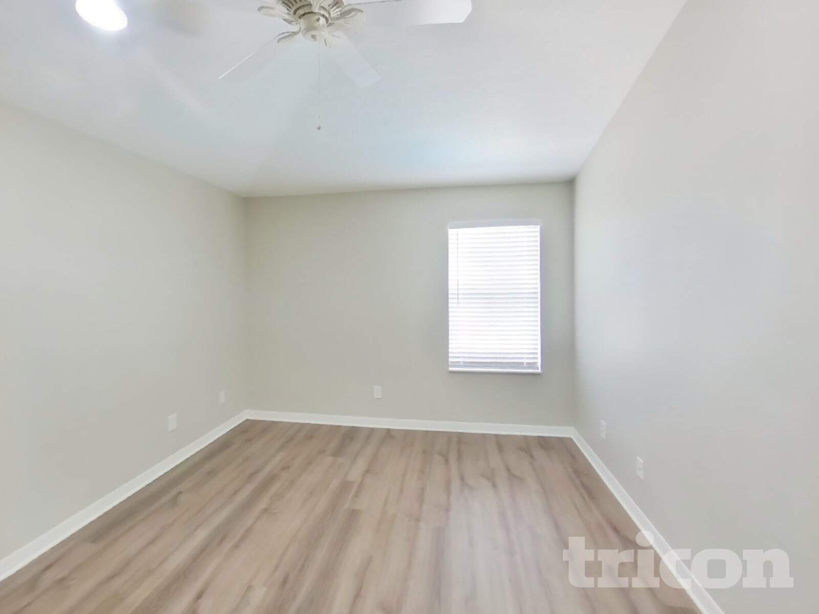 Building Photo - 16651 Midsummer Ln