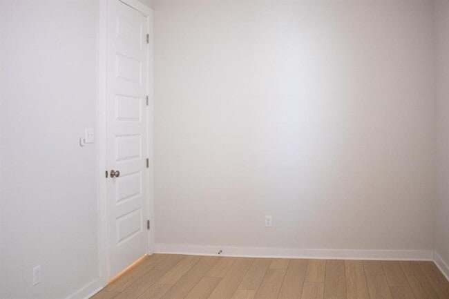 Building Photo - 123 Table Top Bnd