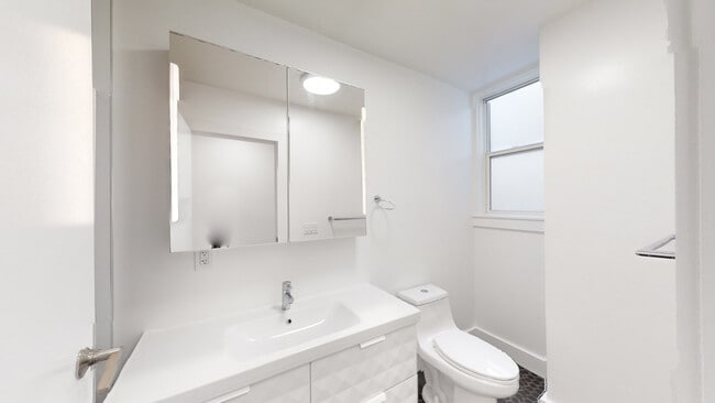 Building Photo - 1803 California St