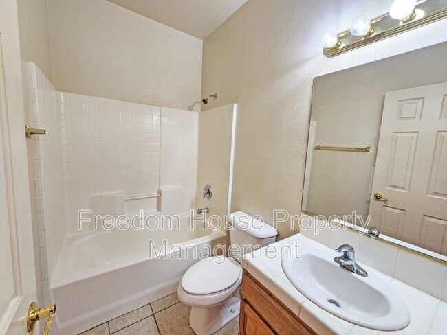 Building Photo - 1340 Pocahontas Ave