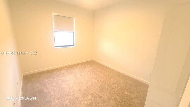 Building Photo - 226 SW 159th Ct