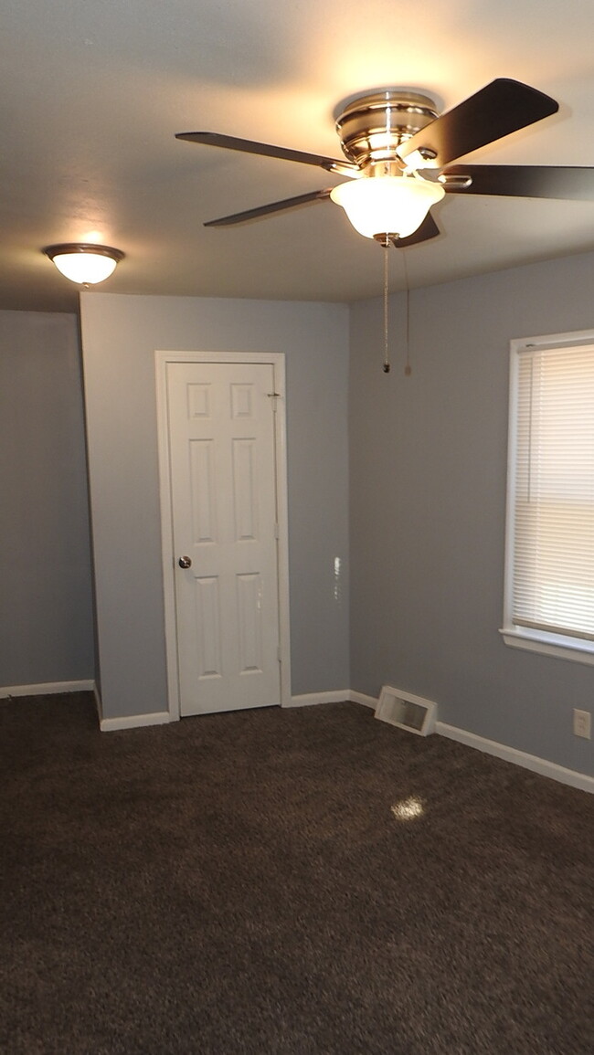 Building Photo - 3bedroom - 1 bath in Raytown