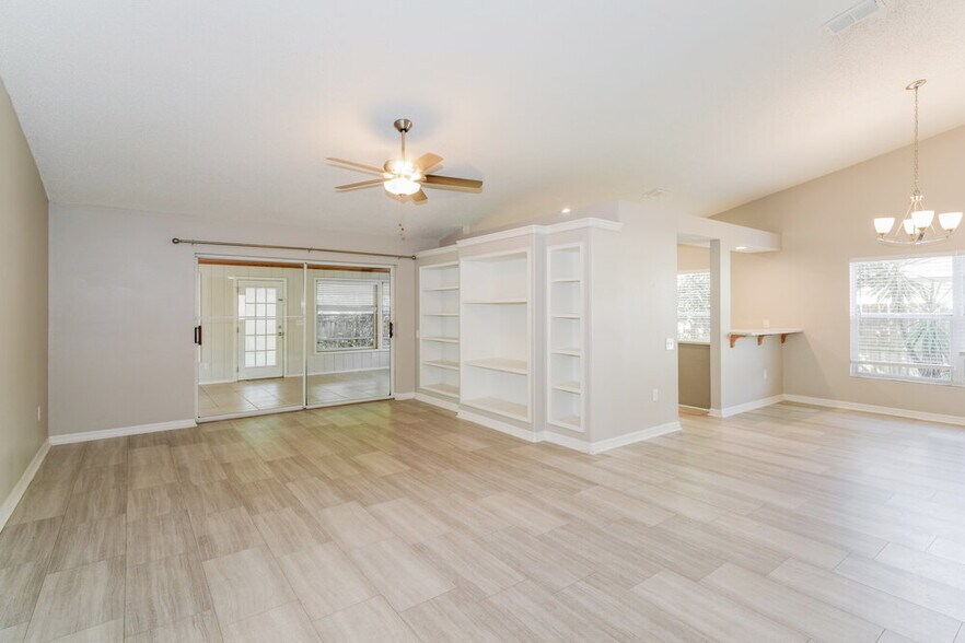Building Photo - 26808 Haverhill Dr