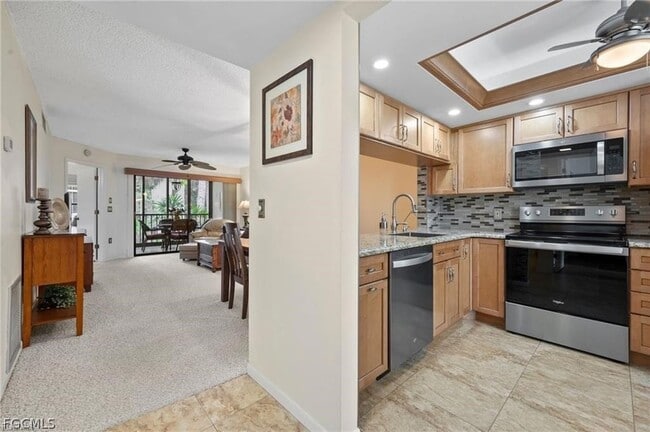 Building Photo - 15075 Parkside Dr