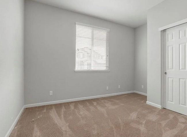 Building Photo - 1559 Hutchison Valley Dr