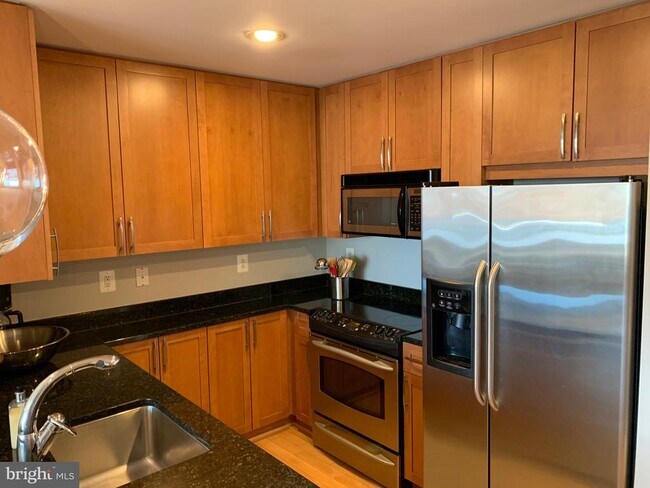 Building Photo - 4101 Albemarle St NW