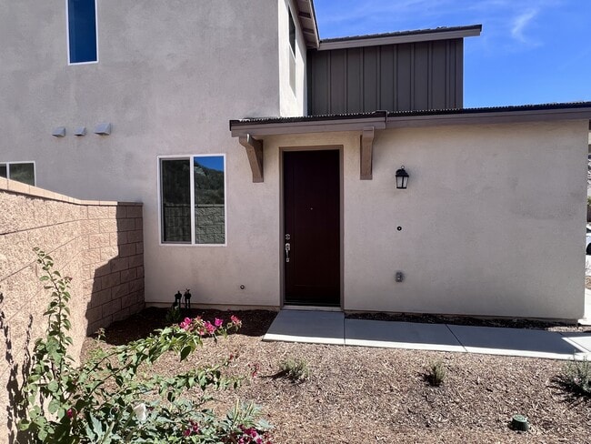 Primary Photo - 30284 Truckee Cir