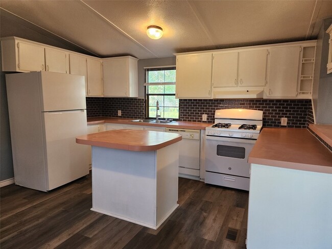 Building Photo - 17118 Choctaw Dr