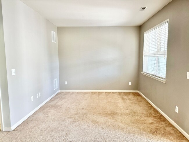 Building Photo - COLONIAL FORGE TOWNHOUSE - STAFFORD (END UNIT)