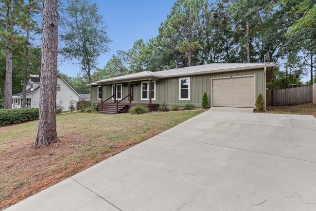 Building Photo - 218 Ridgewood Dr