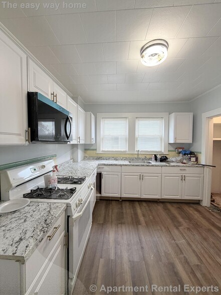 Building Photo - 225 Riverside Ave