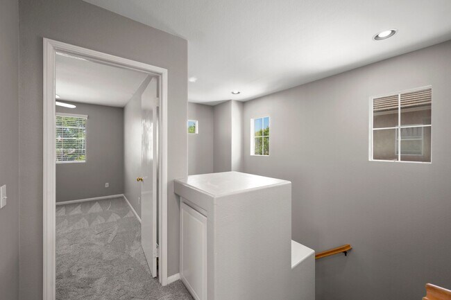 Building Photo - Gorgeous 3 Bedroom Chula Vista Home!