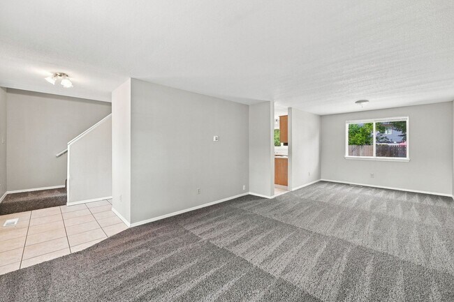 Building Photo - 15600 NE Noble St