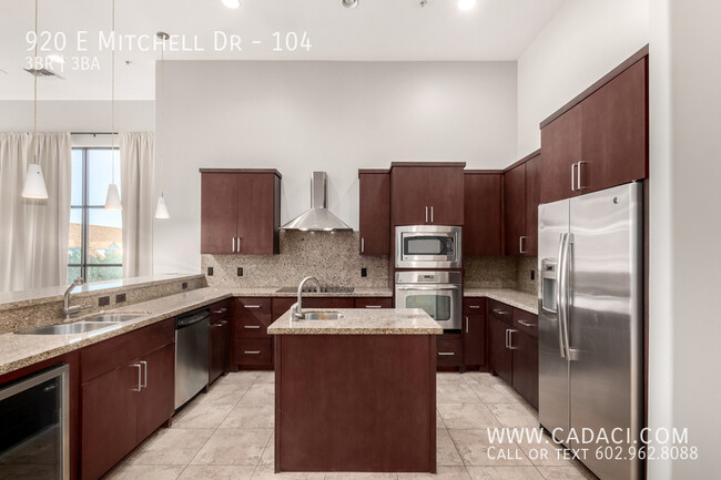 Building Photo - Mitchell Lofts 3 bed 2.5 bath Townhouse