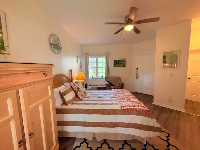 Building Photo - 9875 Perfect Dr