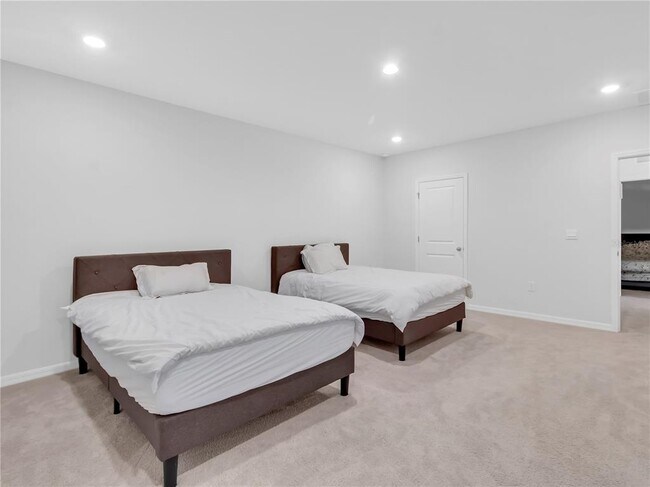 Building Photo - 16792 Glacier Bay Loop