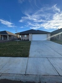 Building Photo - New build "Be the 1st to live THERE" 3/2/2 CISD 1/2 off special 1st month's rent