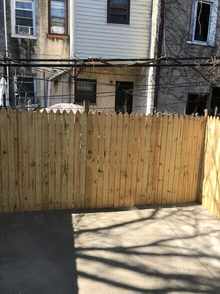 Building Photo - 2454 N 30th St