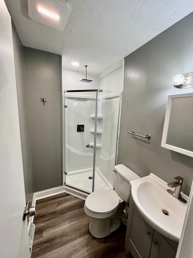 Building Photo - 18475 Bennett Rd