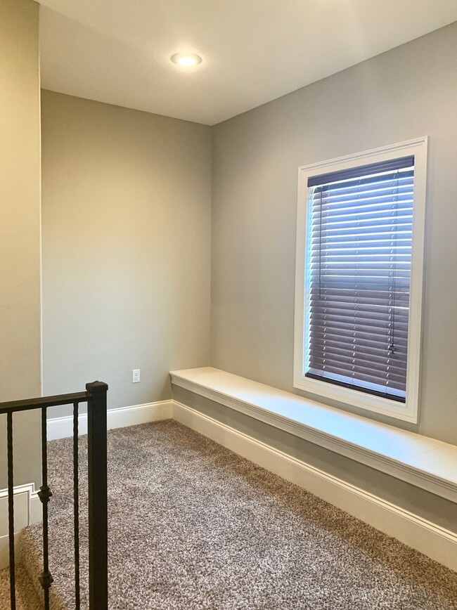 Building Photo - 2807 Village Meadow Cv