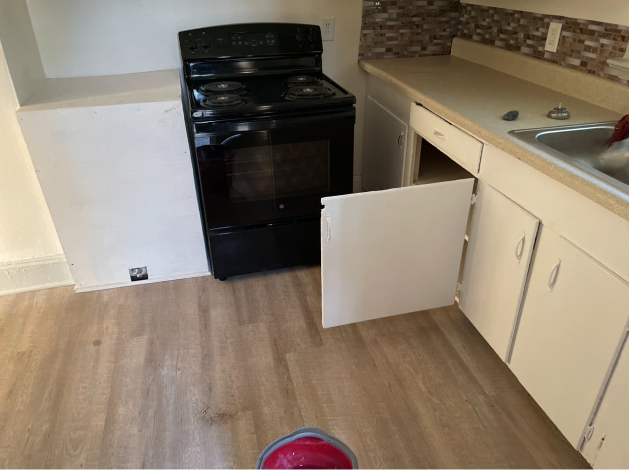 Kitchen - 1711 Lincoln Dr