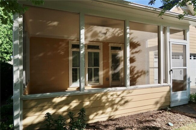 Building Photo - 515 Village Arbor Park NW