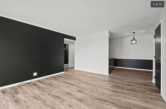 Building Photo - 2807 Pembroke Ln