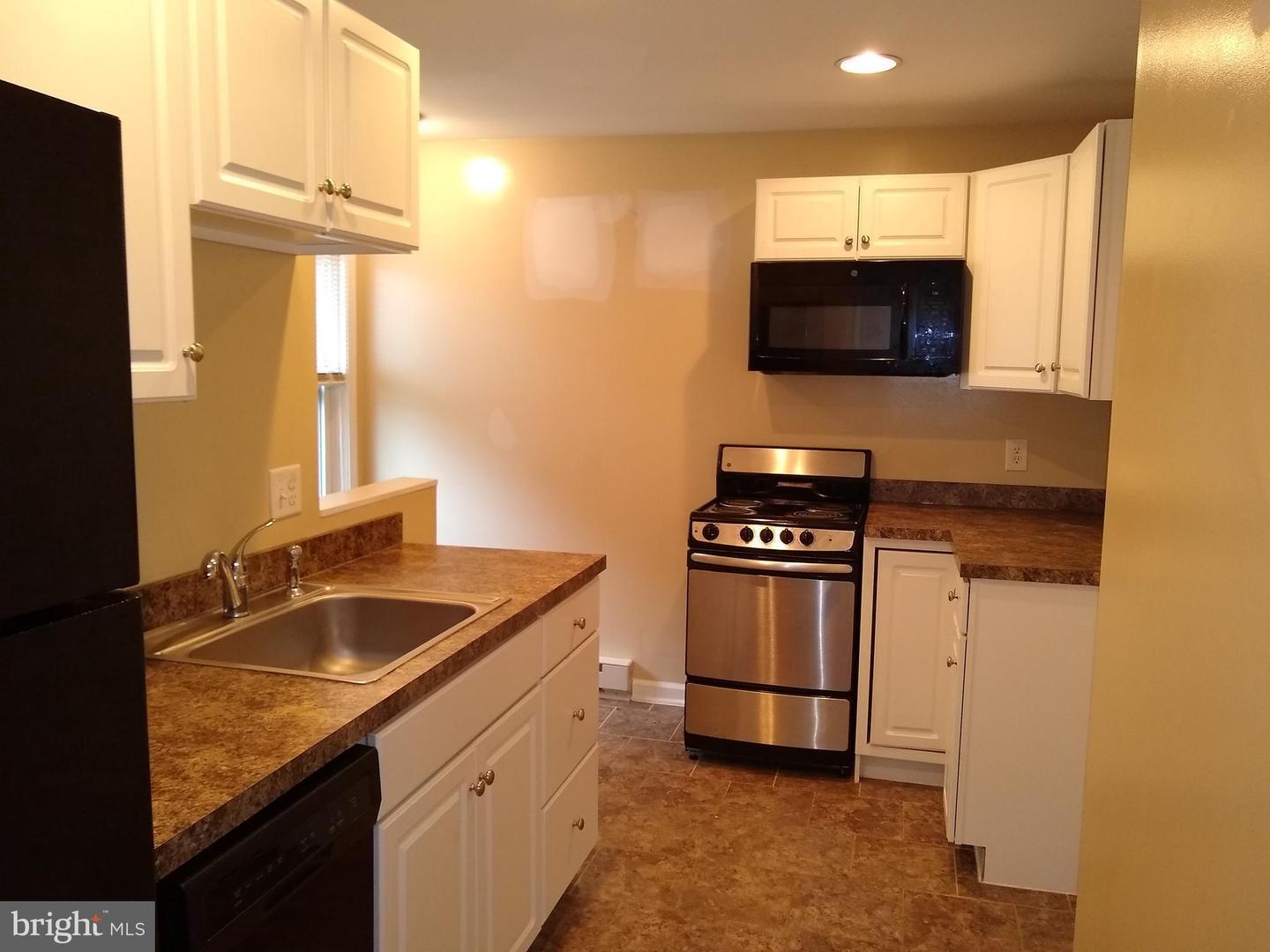 Building Photo - 37 N Hellertown Ave
