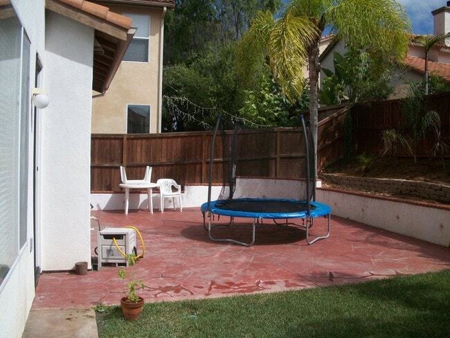 Building Photo - "Limited Time Move-in Special" to the pros...