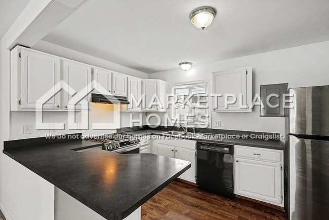 Building Photo - 28342 Rosemont St