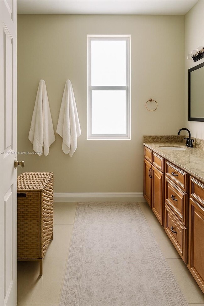 Building Photo - 1139 NE 3rd Ave