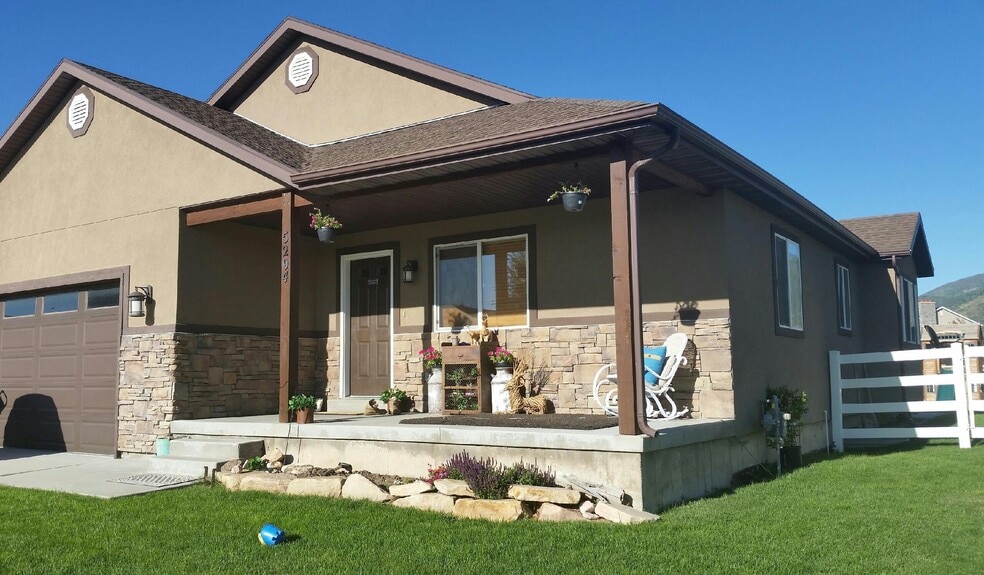 Primary Photo - 5294 Bridle Cir