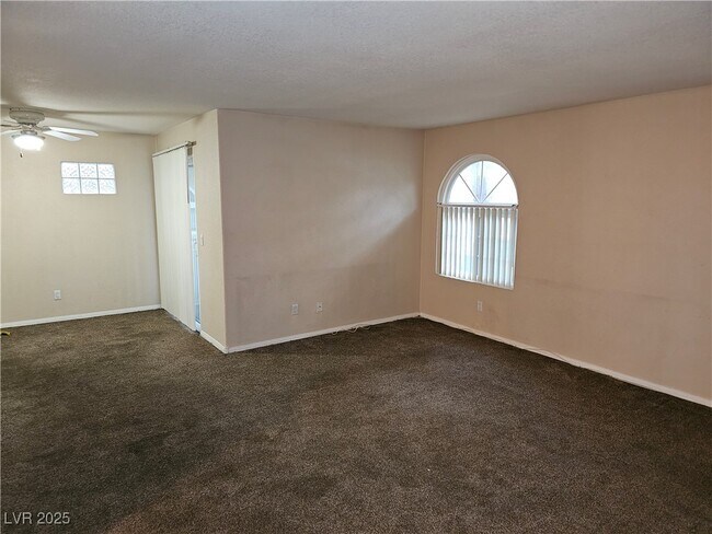 Building Photo - 3145 E Flamingo Rd